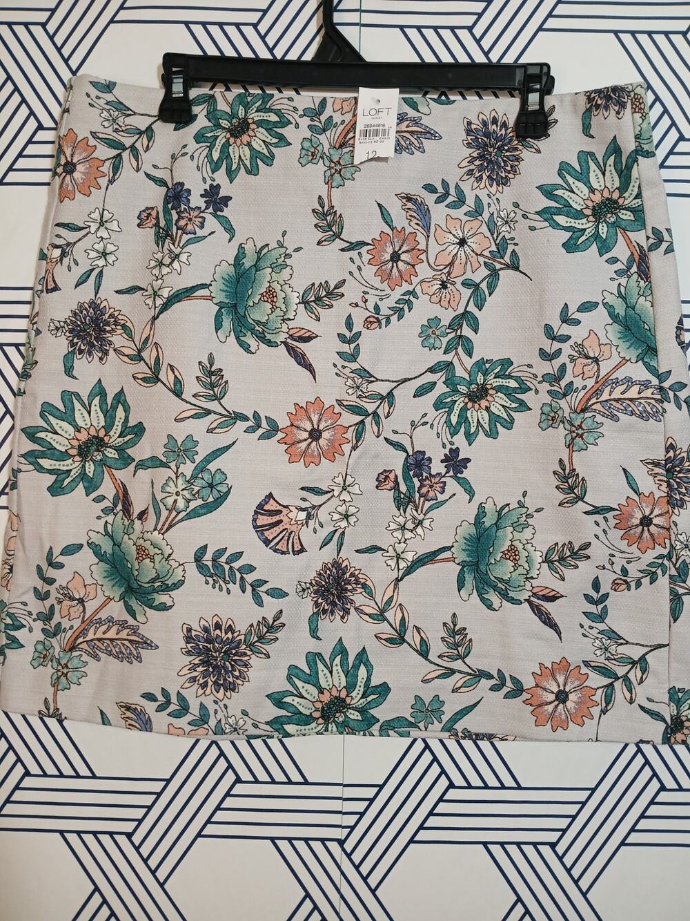 NWT LOFT Outlet Grey Floral Pencil Skirt Office Siren Chic Preppy Lined Midi